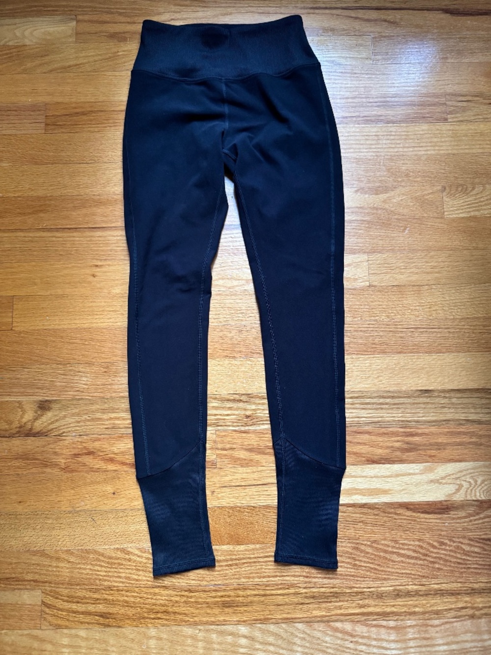 Alo Yoga High-Waist Alosoft Lounge Legging Black Small Great condition